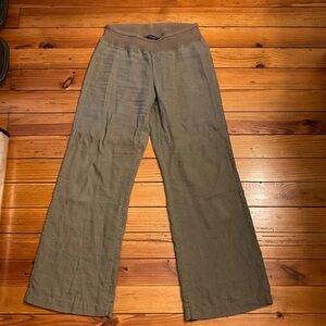 Saks fifth Avenue linen pants. Size XS. Dark olive green